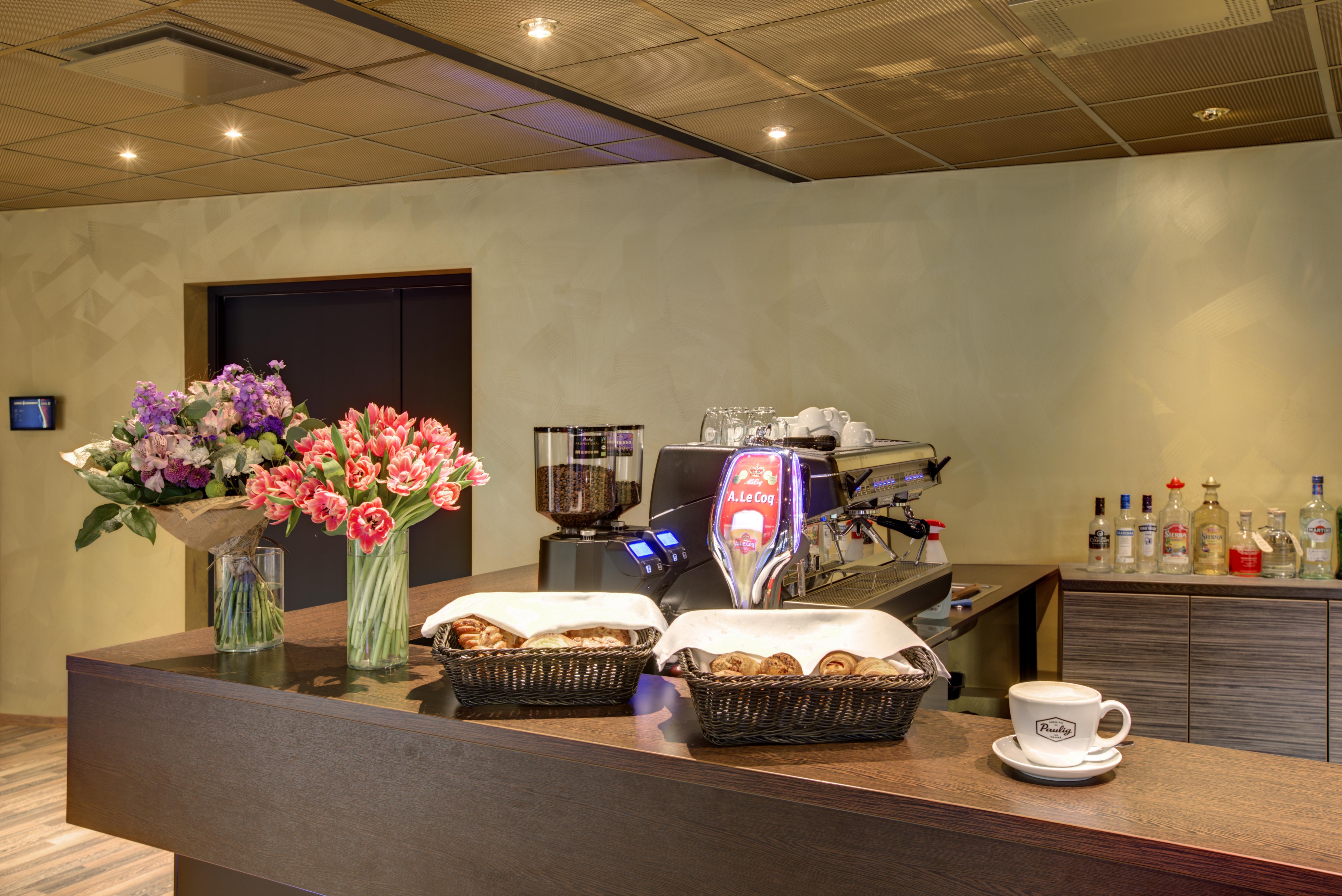 Hotel Dzingel Талин Екстериор снимка