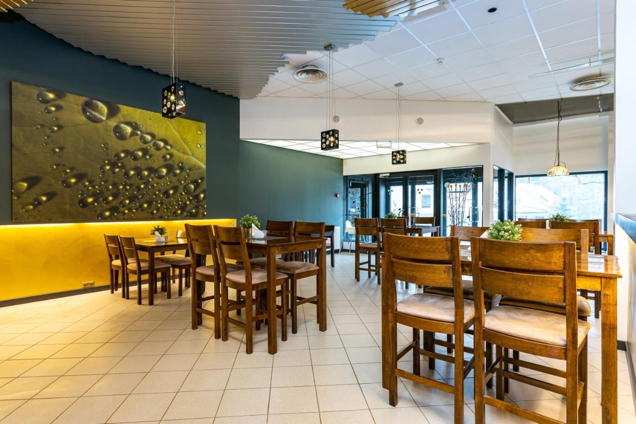 Hotel Dzingel Талин Екстериор снимка