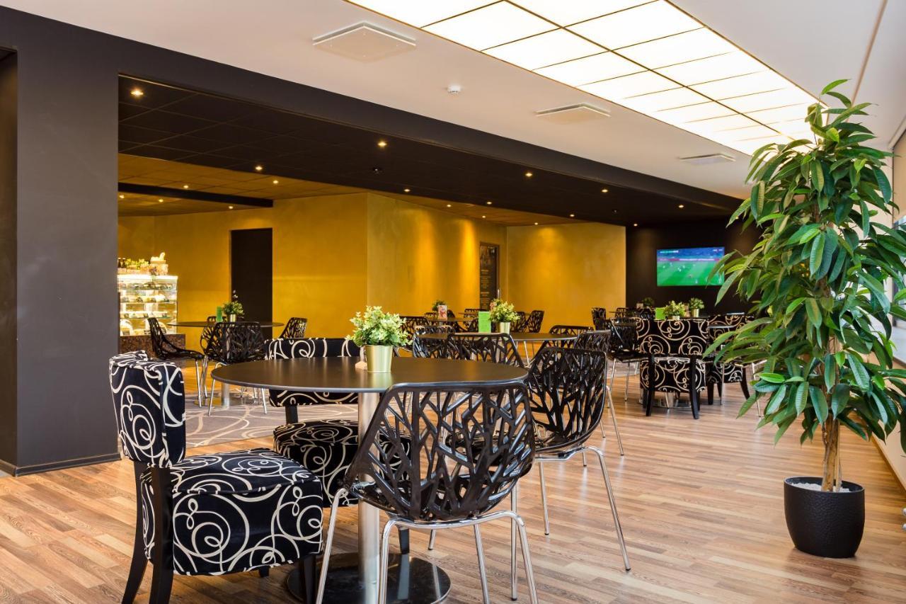 Hotel Dzingel Талин Екстериор снимка
